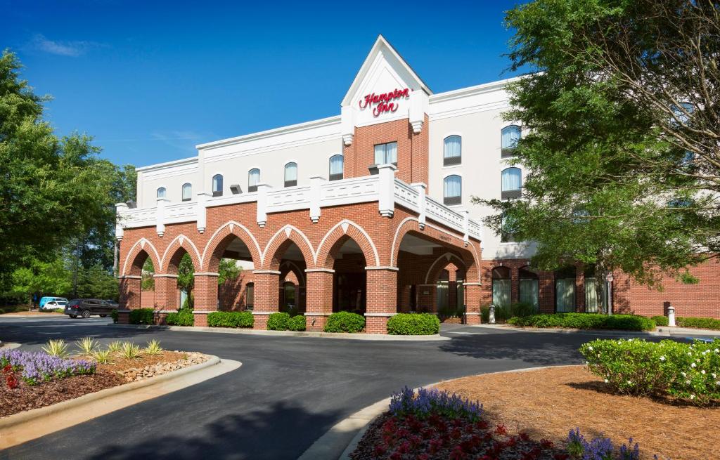 Hampton Inn Belmont at Montcross Main image 1